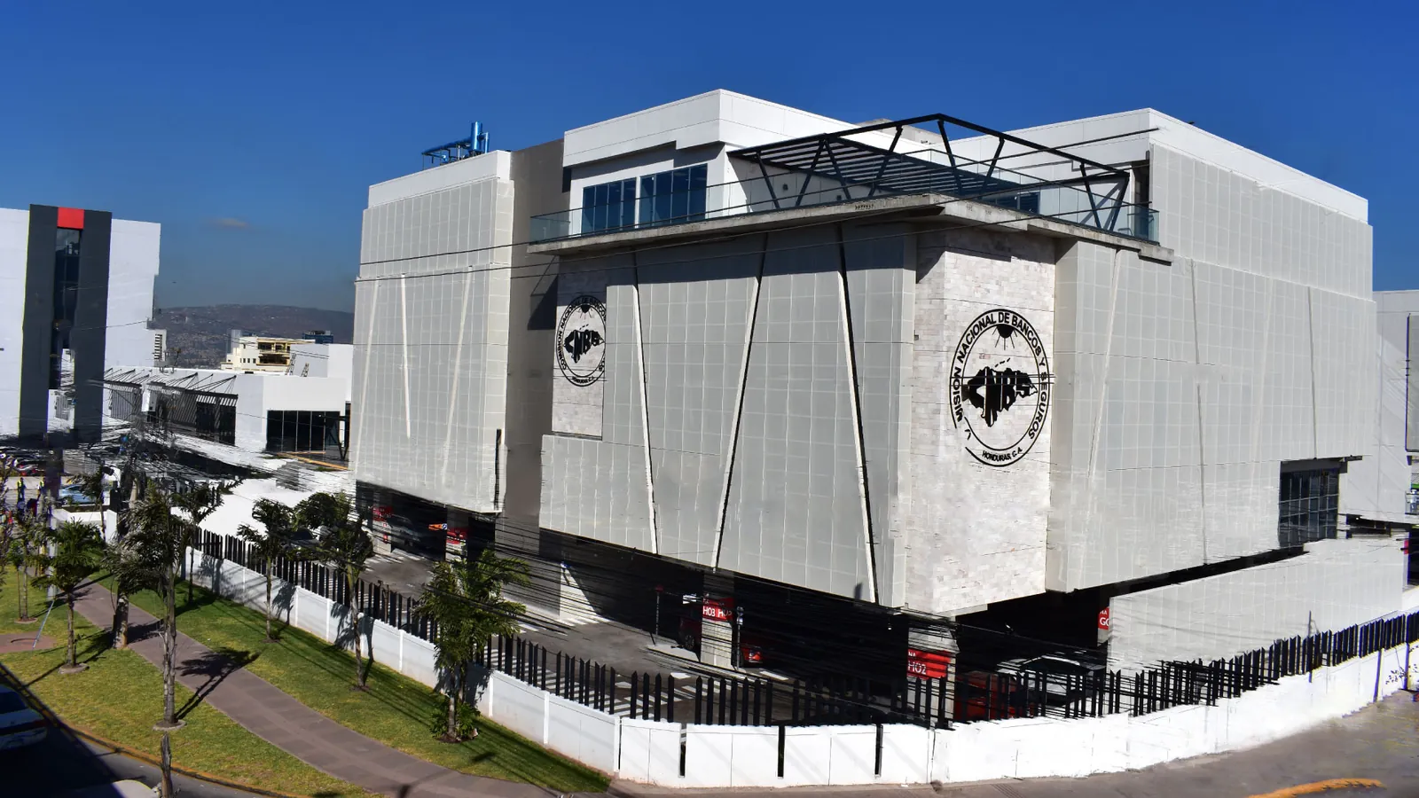 Comisión Nacional de Bancos y Seguros